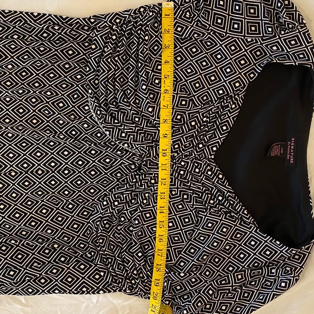 Geometric pattern Dress - Picture 3 of 7